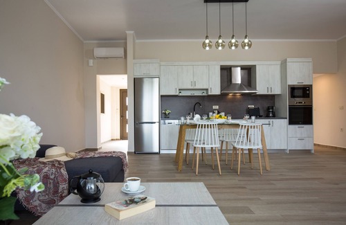 Korfalonas House | New Iris Holiday House with Ocean View & Family-Friendly Amenities