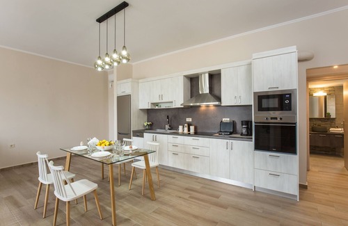 Korfalonas House | New Iris Holiday House with Ocean View & Family-Friendly Amenities