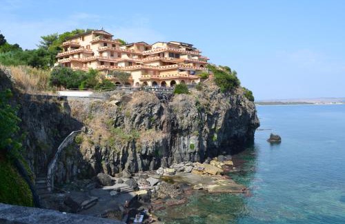 Costa Saracena-Castelluccio Apartment | Relax at Iris House: Oceanfront Stay with Private Beach