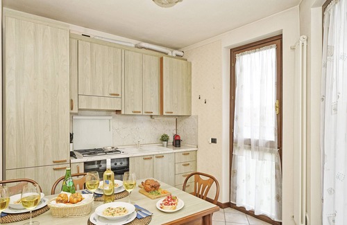 Desenzano del Garda Apartment | Enjoy Iris P2/9 with Private Pool & Perfect 10 Rating