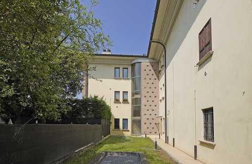Desenzano del Garda Apartment | Enjoy Iris P2/9 with Private Pool & Perfect 10 Rating