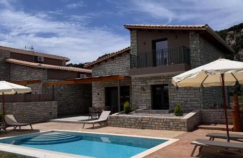 Frinion Villa | Discover Iris Villas Complex: Family-Friendly Ocean Views