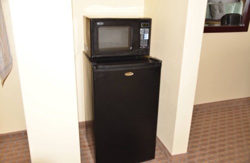 Lazbuddie Hotel | Discover Irish Inn And Suites: Family-Friendly Getaway