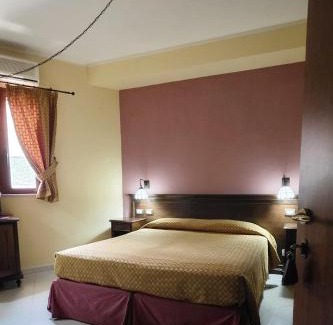 Mirabella Imbaccari House | Iron Affittacamere