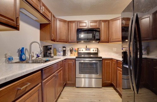 Stambaugh Condo | Iron River Condo: Cozy Retreat Near Skiing & Hiking