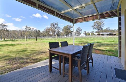 Pokolbin Villa | Discover Ironbark Hill Villa 6 Cabernet Franc Retreat