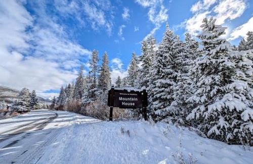 Mountain House House | Family-Friendly Retreat at Ironwood 2993 with Hot Tub