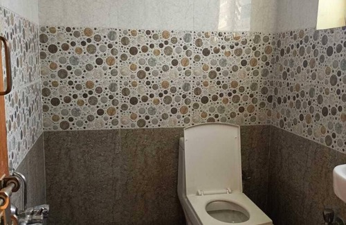 Dharwad Hotel | Budget-Friendly iROOMZ Hotel Vishwa with Family Amenities