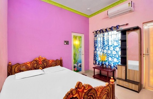 Basirhat Hotel | Budget-Friendly Stay at iROOMZ Tilottama Guest House