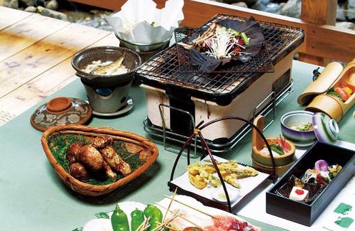 Kamikawa Hotel | Top-Rated Irori Houraku: Family-Friendly Dining Awaits