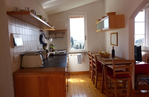 Chiavari Apartment | Cozy Oceanfront Retreat: Guest Rated 9.8 with Spa & Pool