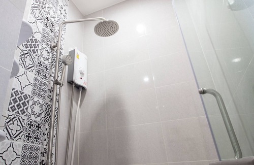 Ratchaburi Hotel | Cozy Stay at Is Am Are Boutique with Family-Friendly Amenities
