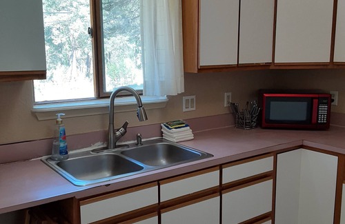 Ruidoso House | Escape to Nature: Pet-Friendly Retreat with Spa & Pool