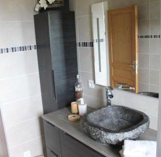 Chavanod Apartment | Discover ISA ET LIO: Family-Friendly Stay with Great Ratings