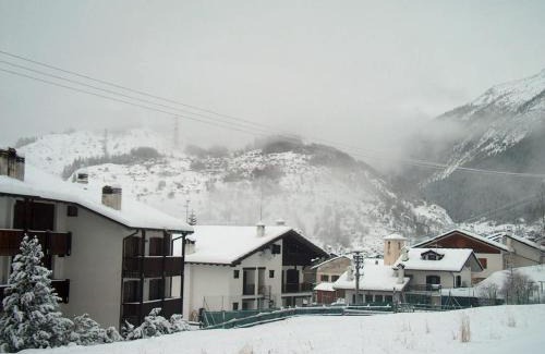 La Thuile Apartment | Pet-Friendly Isa: Highly Rated Escape for Memorable Stays