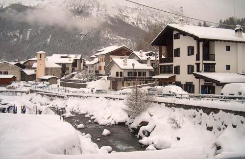 La Thuile Apartment | Pet-Friendly Isa: Highly Rated Escape for Memorable Stays