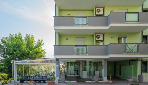 Isola Sacra Apartment | Convenient Isa Residence Near Fiumicino Airport