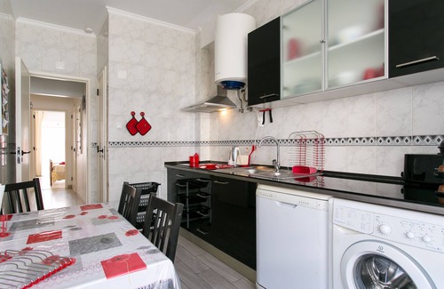 Algueirao - Mem Martins Apartment | Charming Holidays Apartment near Sintra with Ocean View