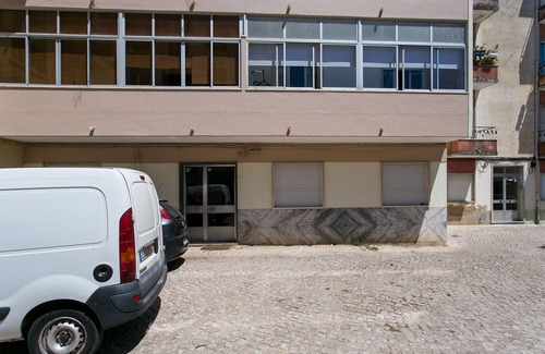 Algueirao - Mem Martins Apartment | Charming Holidays Apartment near Sintra with Ocean View