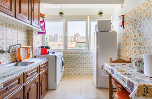 Algueirao - Mem Martins Apartment | Cozy Vacation Apartment Near Sintra with Ocean View