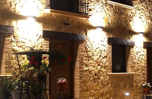 Corral de Ayllon Apartment | Isabel's Rosales - Cozy Double Studio with Kitchen Access