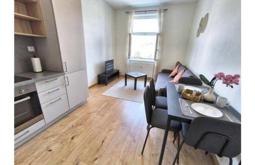 Smichov Apartment | Isabel's Suites 3