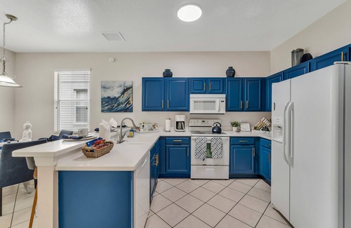 Calabay Parc House | Isabella's 6BR Home with Pool & Game Room, Rated 10/10