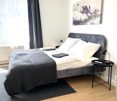 Innere Stadt Apartment | Isabellas: Ideal Location Near Train Station for Families