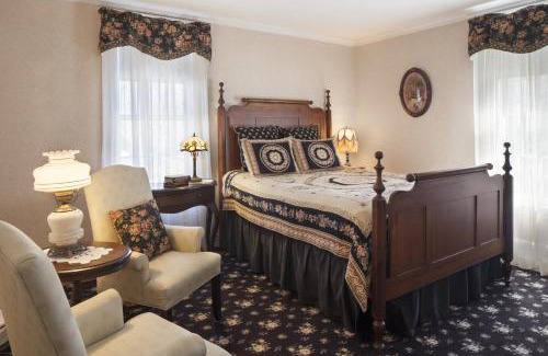Sandwich Bed & Breakfast | Discover Isaiah Jones Homestead Bed and Breakfast Getaway