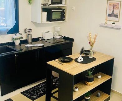 Deuil-la-Barre Apartment | Cozy Isak House with Child-Friendly Garden Retreat