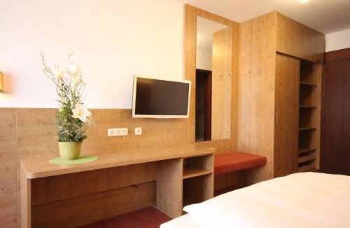 Freising Hotel | Pet-Friendly Isar Hotel: Family Stay with Great Amenities