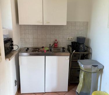 Iselersheim Apartment | Enjoy a Cozy Stay at Iseler Mühle with Hot Tub & Breakfast