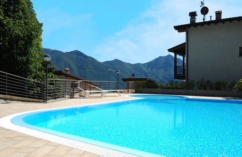 Costa Volpino House | Lake View Villa with Pool and Spa at Iseo Lake
