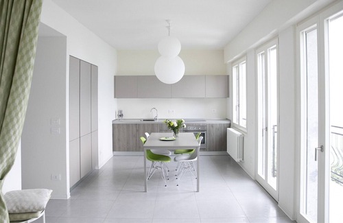 Riva di Solto Apartment | IseoLakeRental - La Villina Zù - garden directly on the lake