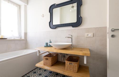 Castro Apartment | IseoLakeRental - L'ora Lake House