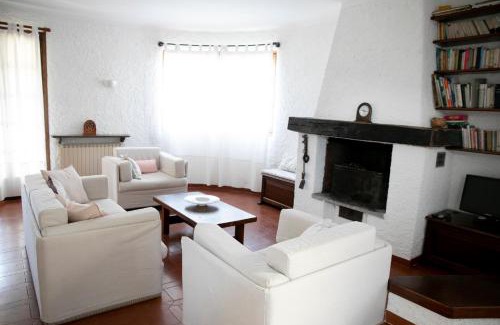 Zorzino Villa | Pet-Friendly Retreat at IseoLakeRental - Villa Flavia