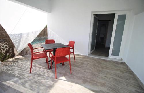 Zahora Apartment | Ishel Trafalgar: Family-Friendly Getaway with Pool Access