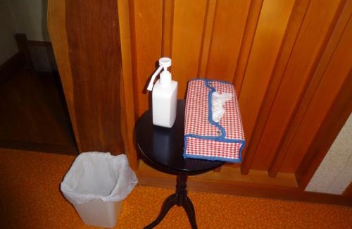 Matsuzaki Hotel | Relax at Ishibu-so: Family-Friendly with Hot Tub & Breakfast