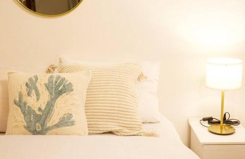 Taketomi-jima Taketomi-cho Apartment | Kid-Friendly Joy at クラリス大浜b Hotel Experience