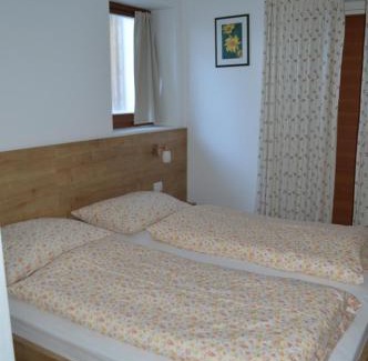 Valle San Silvestro House | Discover Isidorhof: Family-Friendly Retreat with Top Reviews