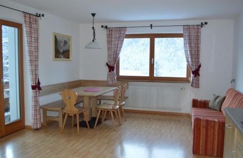 Valle San Silvestro House | Discover Isidorhof: Family-Friendly Retreat with Top Reviews