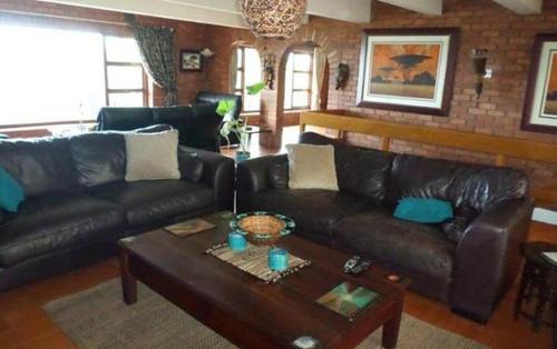 Port Shepstone Apartment | Isigidi Beach House: Ocean View with Hot Tub Amenities