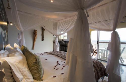 Maruleng Cabin | Premier isiLimela Game Lodge with Ocean View & Spa