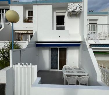 Sonnenland Apartment | Discover Isis House: Oceanfront Bliss with Top Amenities