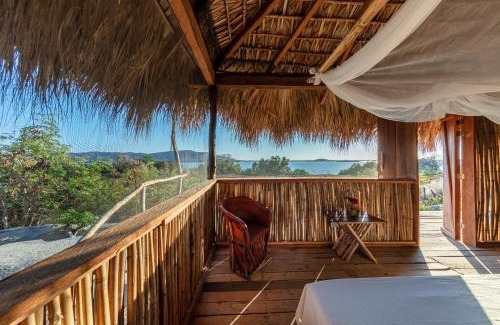 Villa de Tututepec de Melchor Ocampo House | Isla del Gallo Eco Hotel