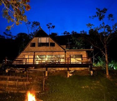 Yolombo House | Top-Rated Isla Escondida Maceo Finca Hotel & Restaurant