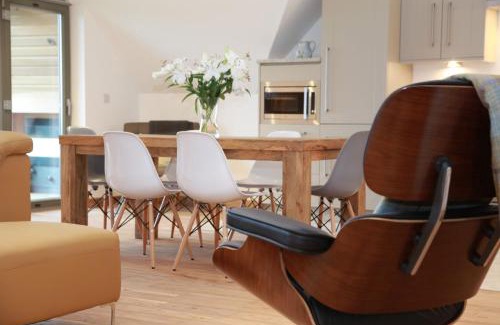 Forfar House | Discover Isla: Relax by the Pool in Paradise