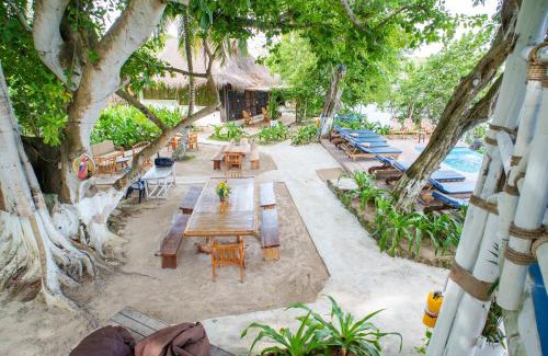 Rosario Islands Hotel | Isla Mulata: Pet-Friendly Retreat with Ocean Views