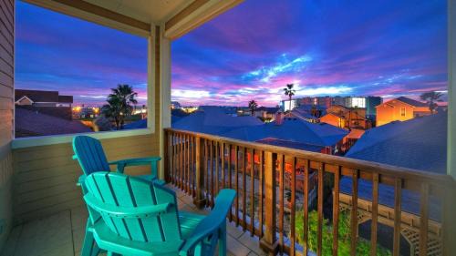 Cinnamon Shore House | Isla View by AvantStay: Walk to Beach with Pool Access