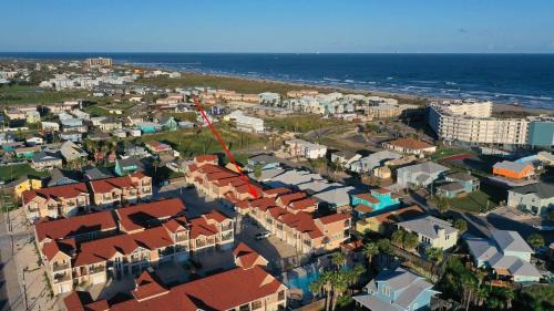 Cinnamon Shore House | Isla View by AvantStay: Walk to Beach with Pool Access